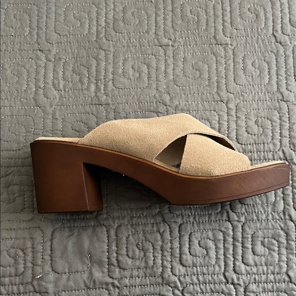 Bionatura Women's Tan Cross-Strap Mules - Picture 4 of 5